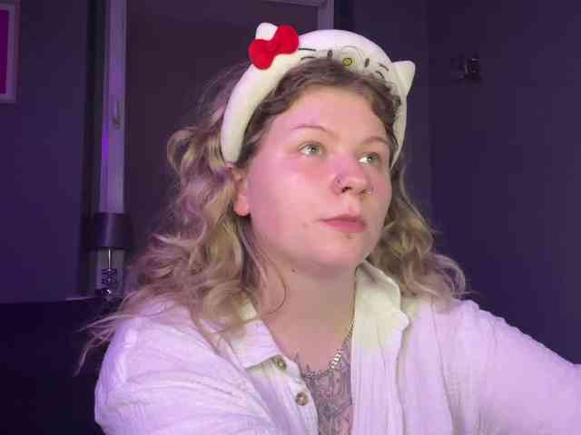 AlinaSweet webcam
