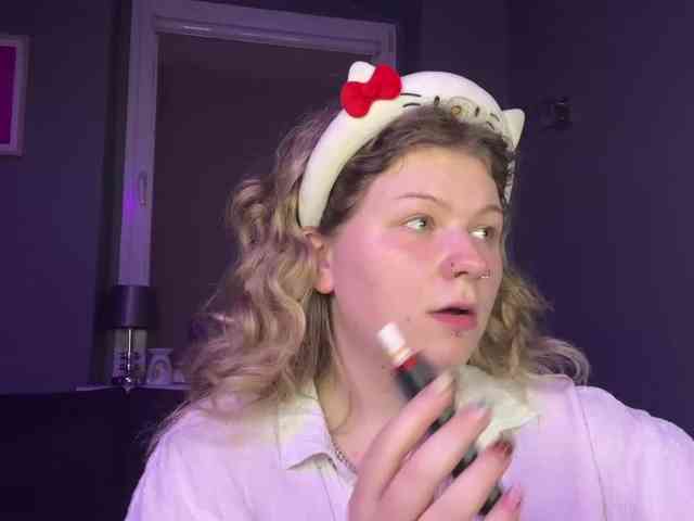 AlinaSweet webcam