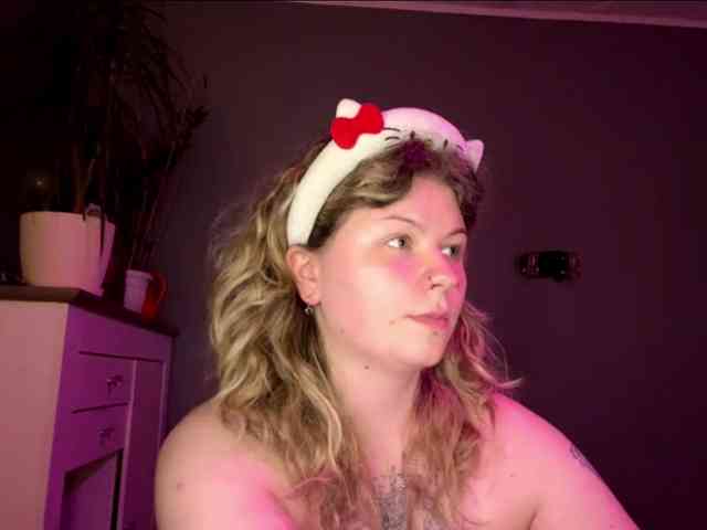AlinaSweet webcam