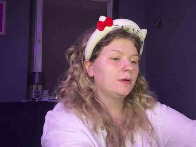 AlinaSweet webcam