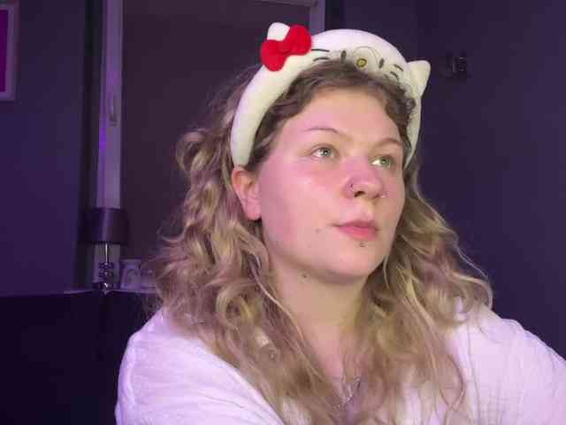 AlinaSweet webcam