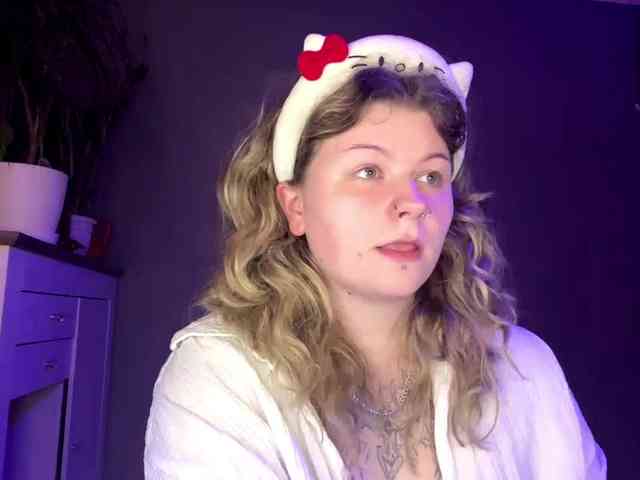 AlinaSweet webcam