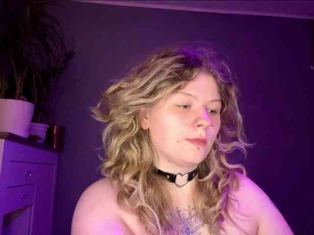 AlinaSweet webcam