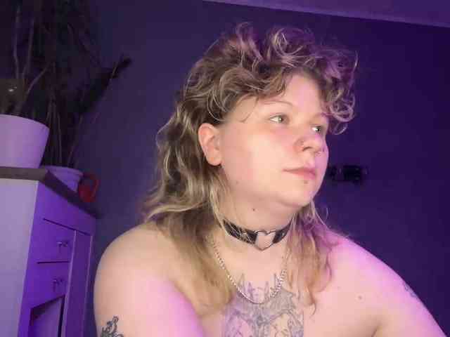 AlinaSweet webcam