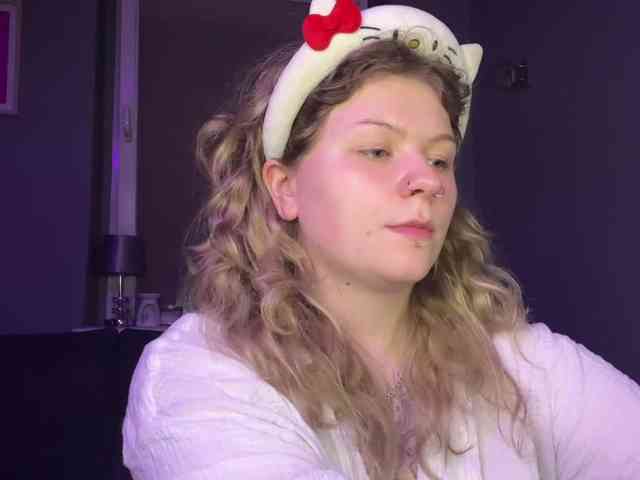 AlinaSweet webcam