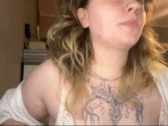 AlinaSweet webcam