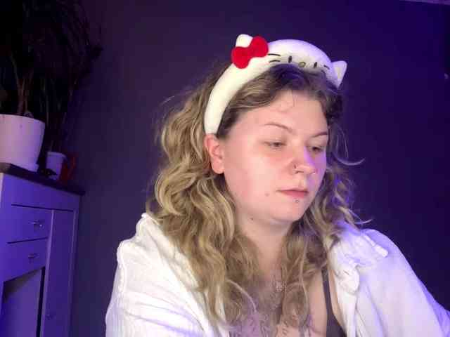 AlinaSweet webcam