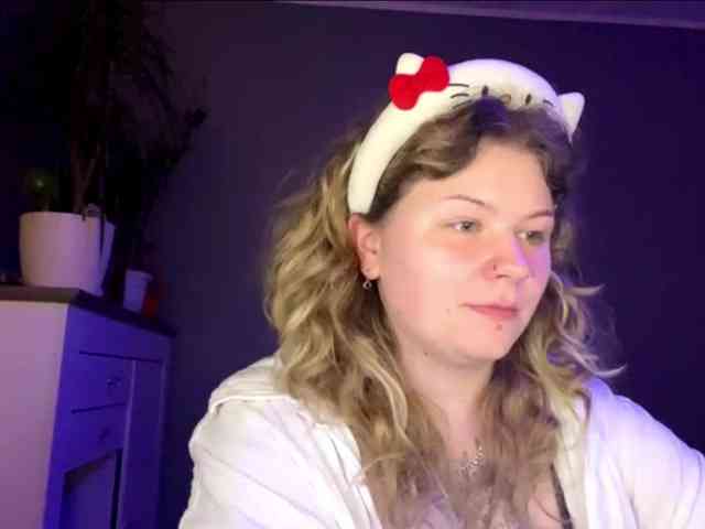 AlinaSweet webcam