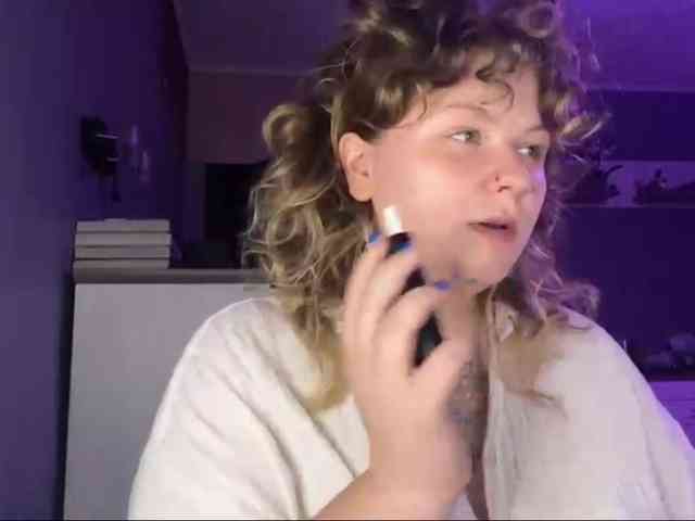 AlinaSweet webcam