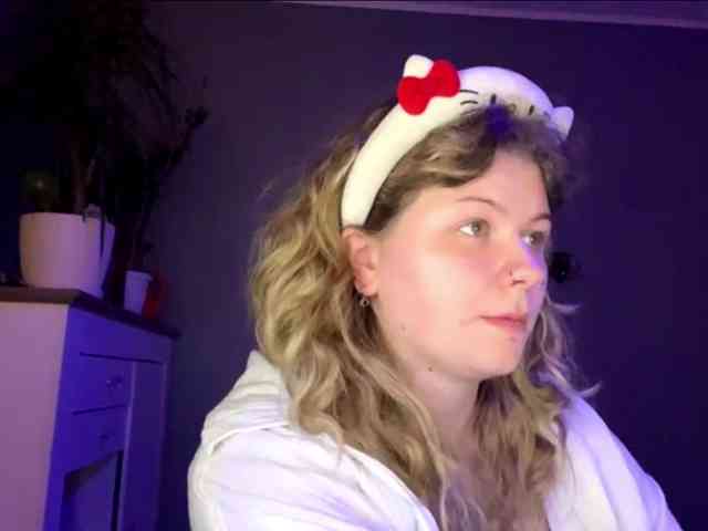 AlinaSweet webcam