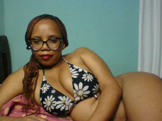 Prettyzari live webcam show
