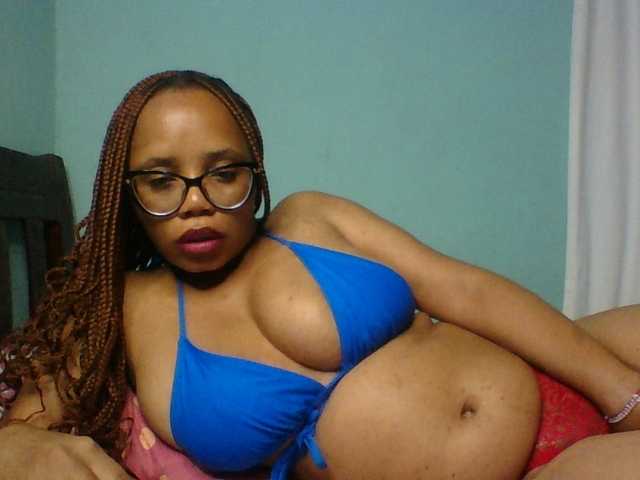 Prettyzari live webcam show