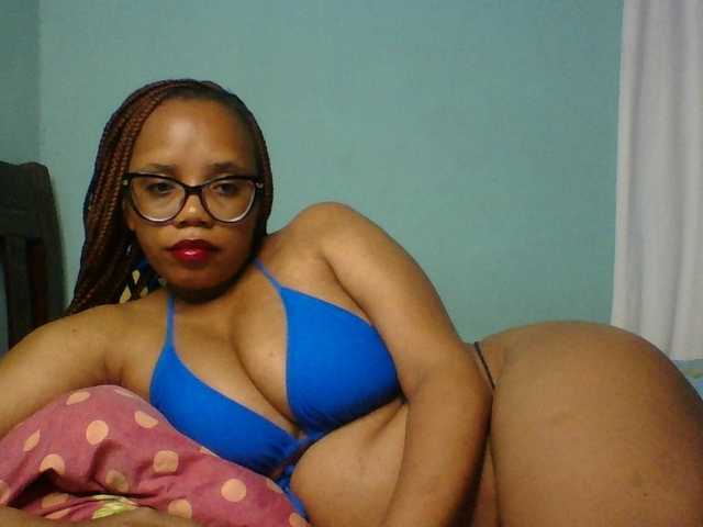 Prettyzari live webcam show