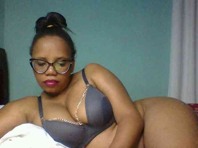 Prettyzari webcam