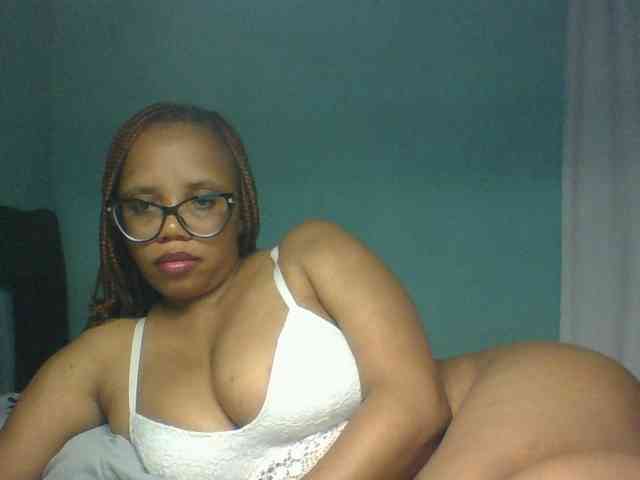 Prettyzari webcam