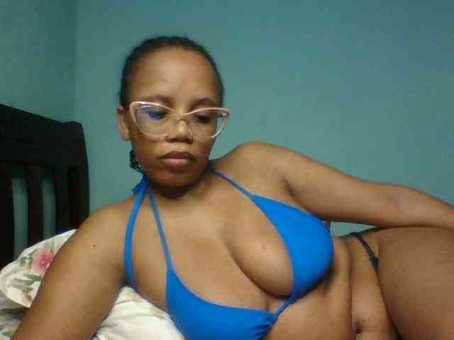 Prettyzari webcam