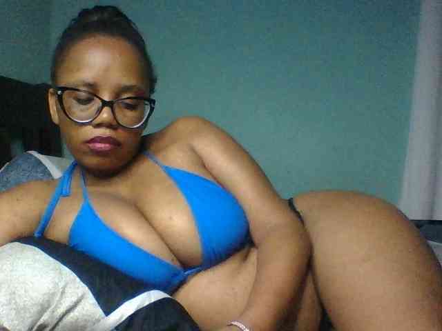 Prettyzari webcam