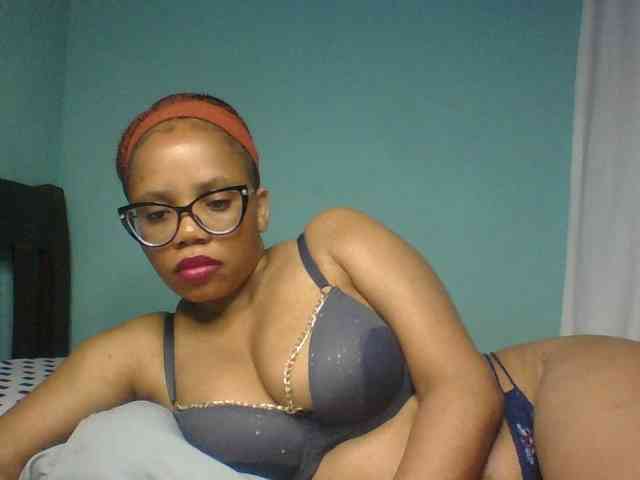 Prettyzari webcam