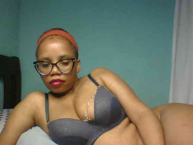 Prettyzari webcam