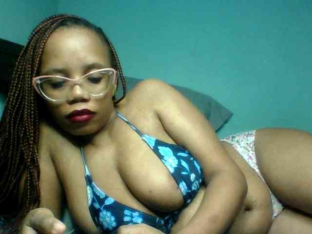 Prettyzari webcam