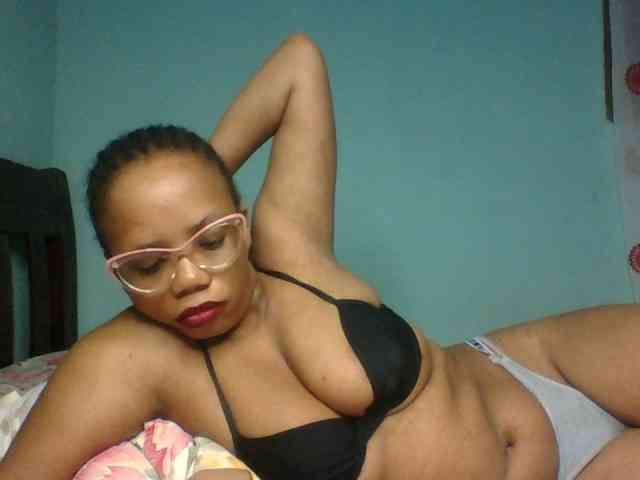 Prettyzari webcam