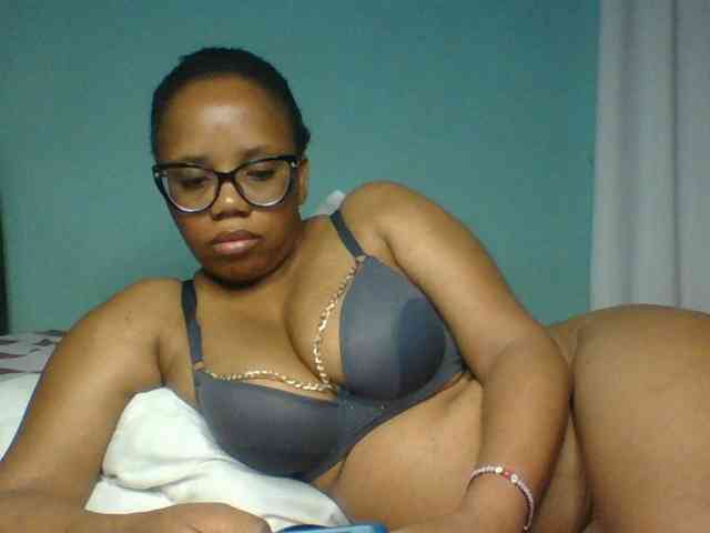 Prettyzari webcam
