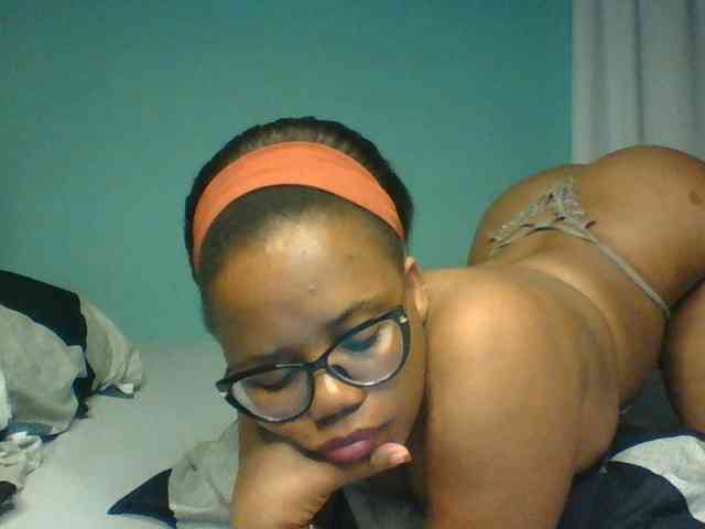 Prettyzari webcam