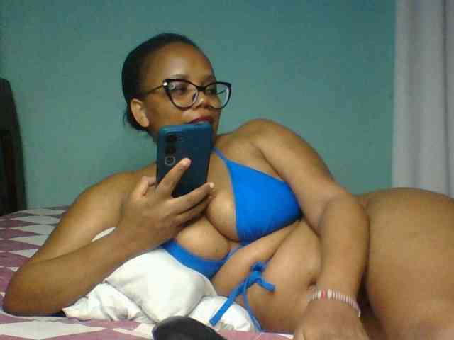 Prettyzari webcam