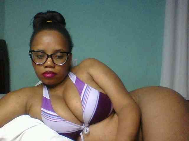 Prettyzari webcam
