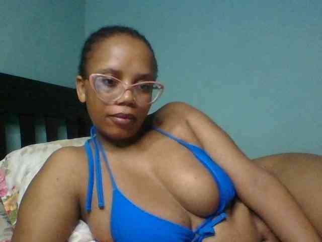 Prettyzari webcam