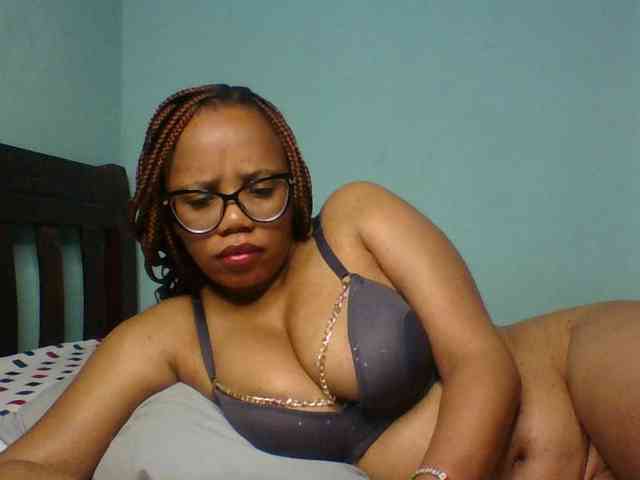 Prettyzari webcam