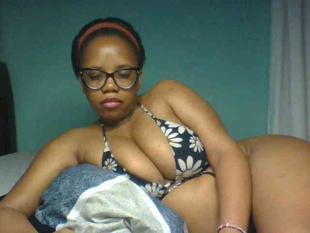 Prettyzari webcam