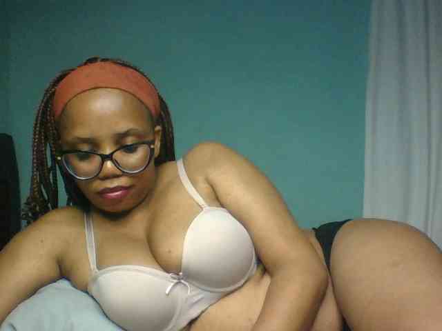 Prettyzari webcam