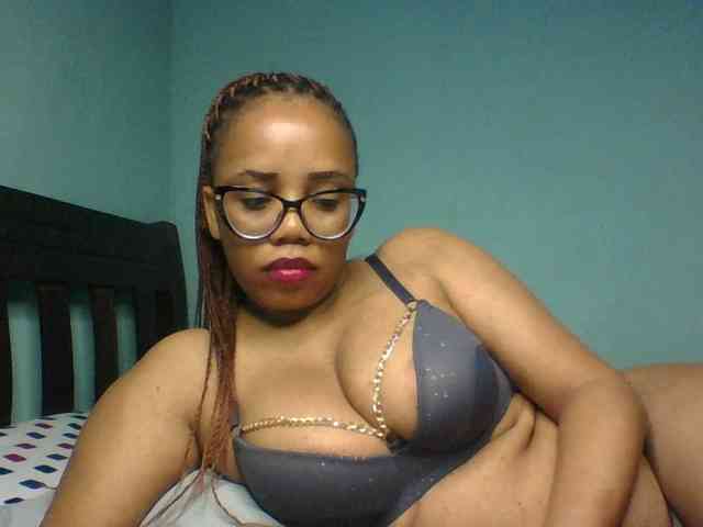 Prettyzari webcam