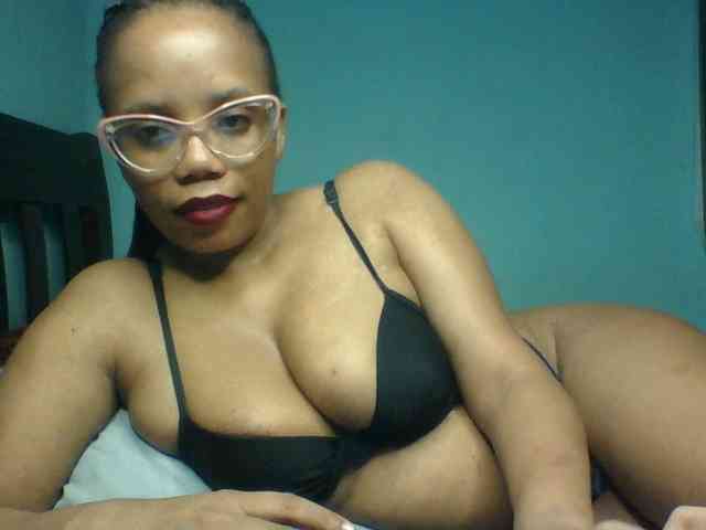 Prettyzari webcam