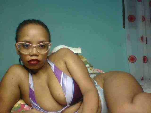 Prettyzari webcam