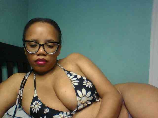 Prettyzari webcam