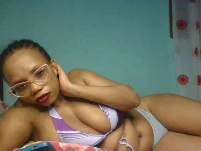 Prettyzari webcam