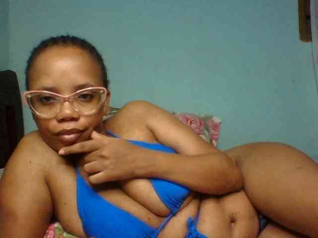 Prettyzari webcam