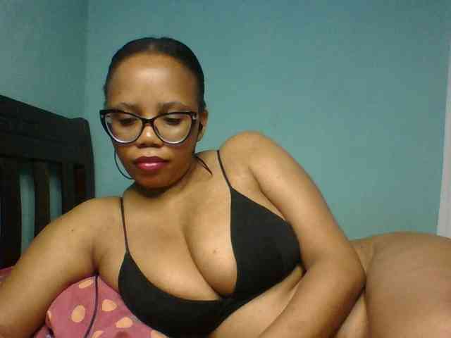 Prettyzari webcam