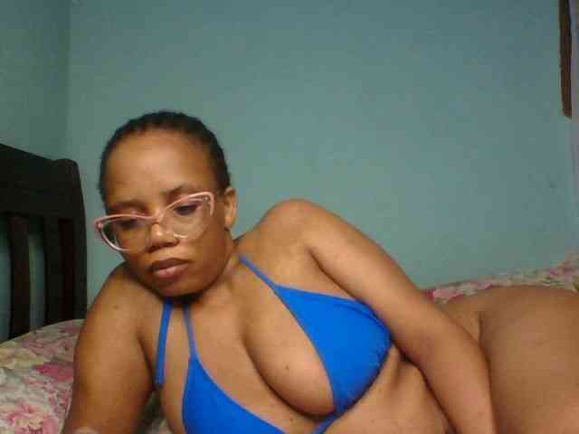 Prettyzari webcam