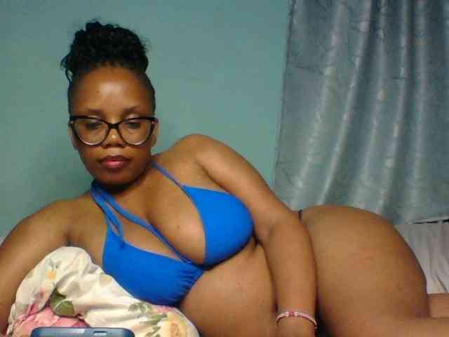 prettyzari's live room