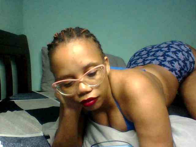 Prettyzari webcam