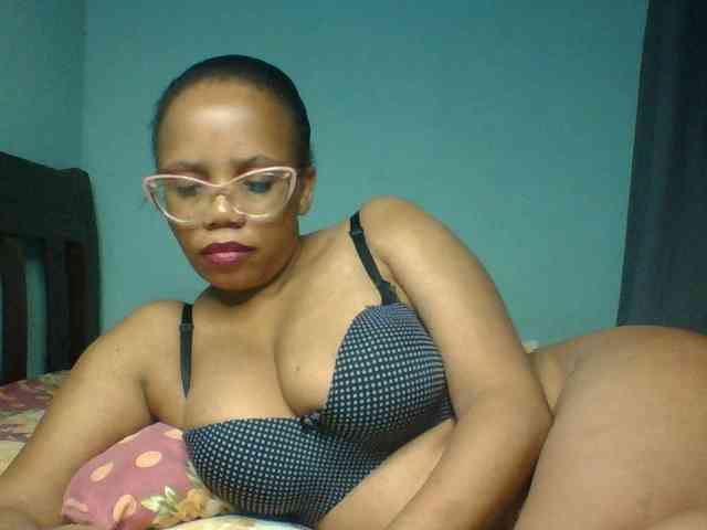 Prettyzari webcam
