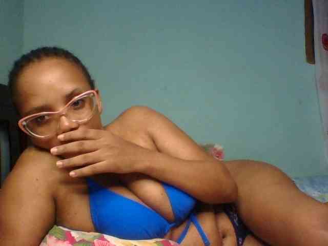 Prettyzari webcam