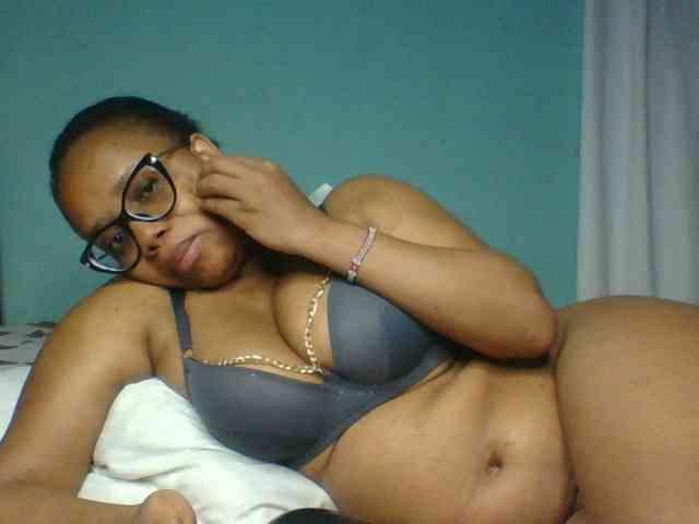 Prettyzari webcam