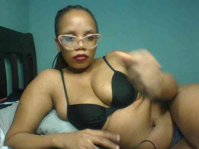 Prettyzari webcam