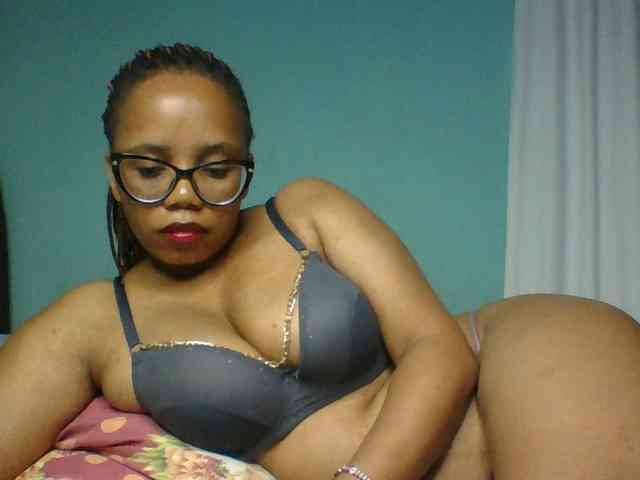 Prettyzari webcam