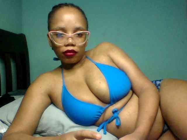Prettyzari webcam