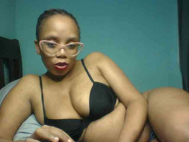 Prettyzari webcam